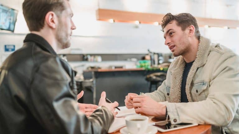 Slik håndterer du konflikter på arbeidsplassen